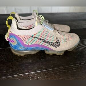 Nike men’s size 8.5 Vapormax